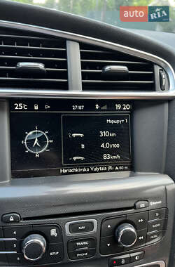 Хэтчбек Citroen C4 2014 в 