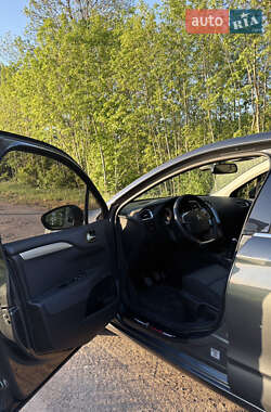 Хетчбек Citroen C4 2013 в 