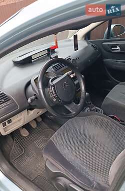 Хэтчбек Citroen C4 2005 в 