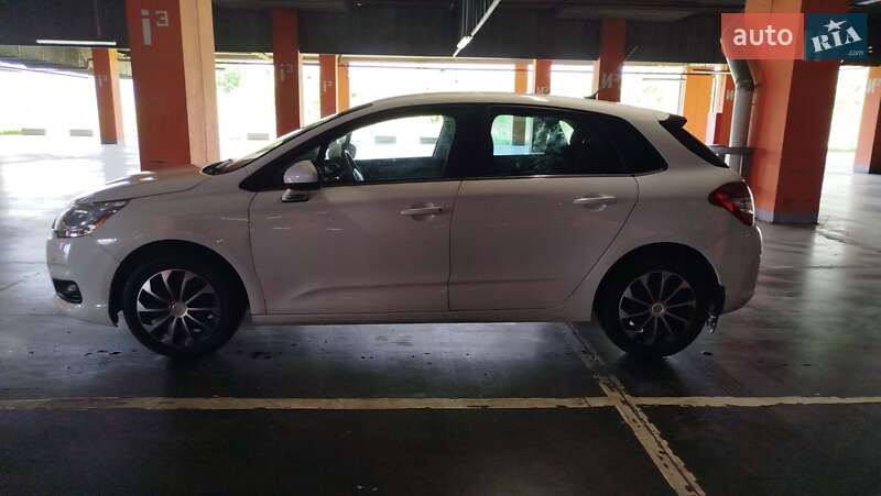 Седан Citroen C4 2012 в Львові