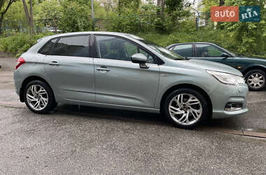 Хетчбек Citroen C4 2012 в 