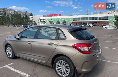 Хэтчбек Citroen C4 2013 в 