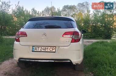 Хэтчбек Citroen C4 2012 в 