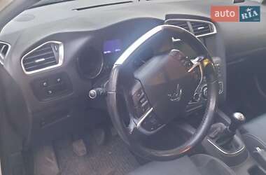 Хэтчбек Citroen C4 2012 в 