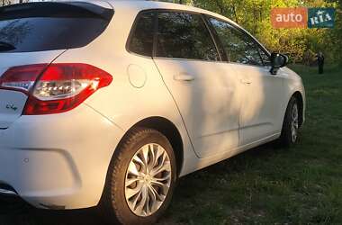 Хэтчбек Citroen C4 2012 в 