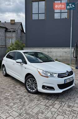 Хэтчбек Citroen C4 2012 в 
