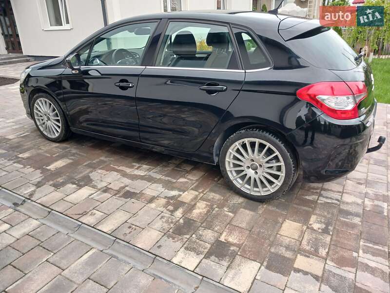 Хэтчбек Citroen C4 2013 в Кицмани