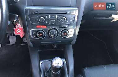 Хэтчбек Citroen C4 2011 в 