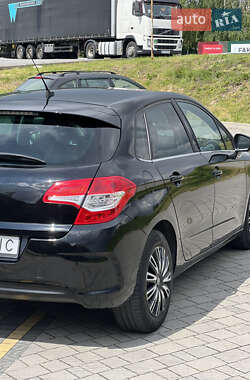 Хэтчбек Citroen C4 2012 в 