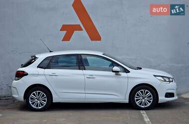Хэтчбек Citroen C4 2015 в 
