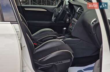 Хэтчбек Citroen C4 2015 в 