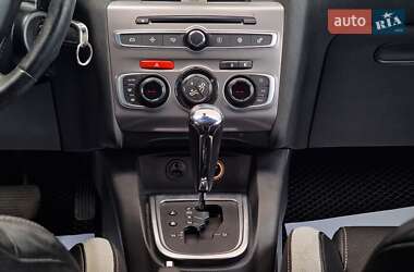 Хэтчбек Citroen C4 2015 в 