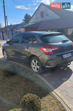 Хэтчбек Citroen C4 2012 в 