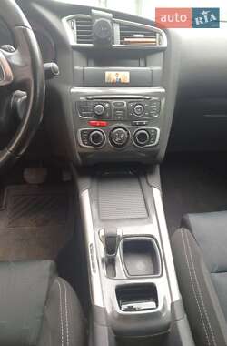 Хэтчбек Citroen C4 2010 в 