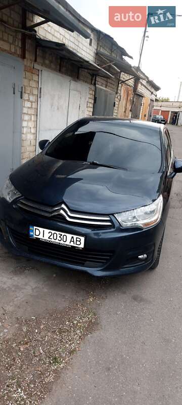Хэтчбек Citroen C4 2012 в 