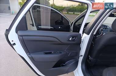 Хетчбек Citroen C4 2016 в 