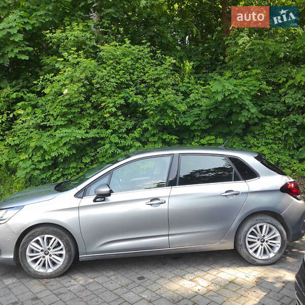 Хэтчбек Citroen C4 2016 в Львове