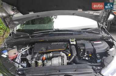 Хэтчбек Citroen C4 2016 в 