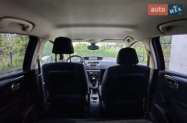 Хэтчбек Citroen C4 2009 в 