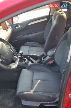 Хэтчбек Citroen C4 2013 в 