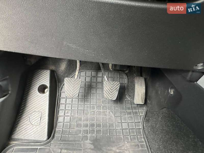 Хетчбек Citroen C4 2012 в Ромнах