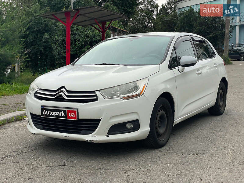 Хэтчбек Citroen C4 2013 в 