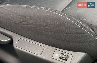 Хэтчбек Citroen C4 2013 в 