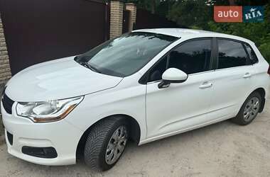 Хэтчбек Citroen C4 2014 в 
