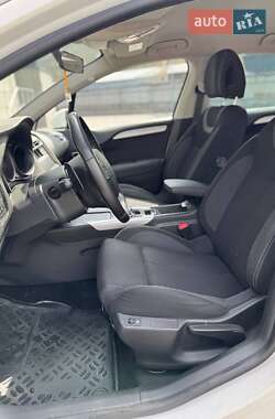 Хэтчбек Citroen C4 2013 в 
