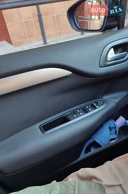 Хэтчбек Citroen C4 2013 в 