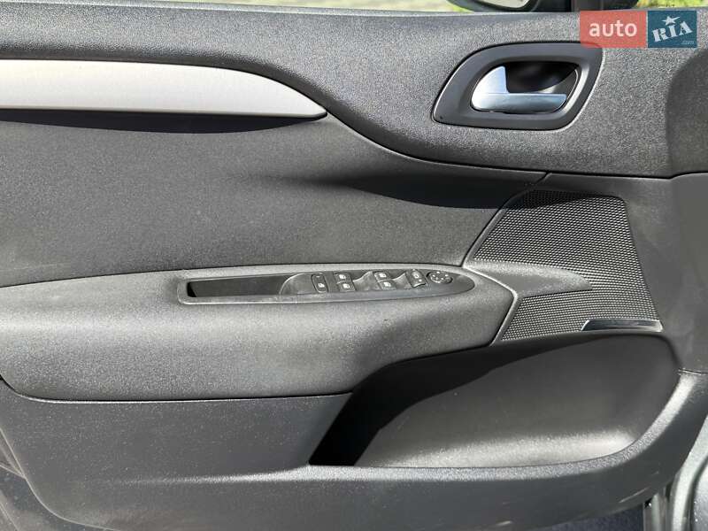 Хэтчбек Citroen C4 2012 в Киеве