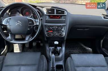 Хэтчбек Citroen C4 2012 в 