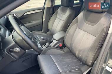 Хэтчбек Citroen C4 2012 в 