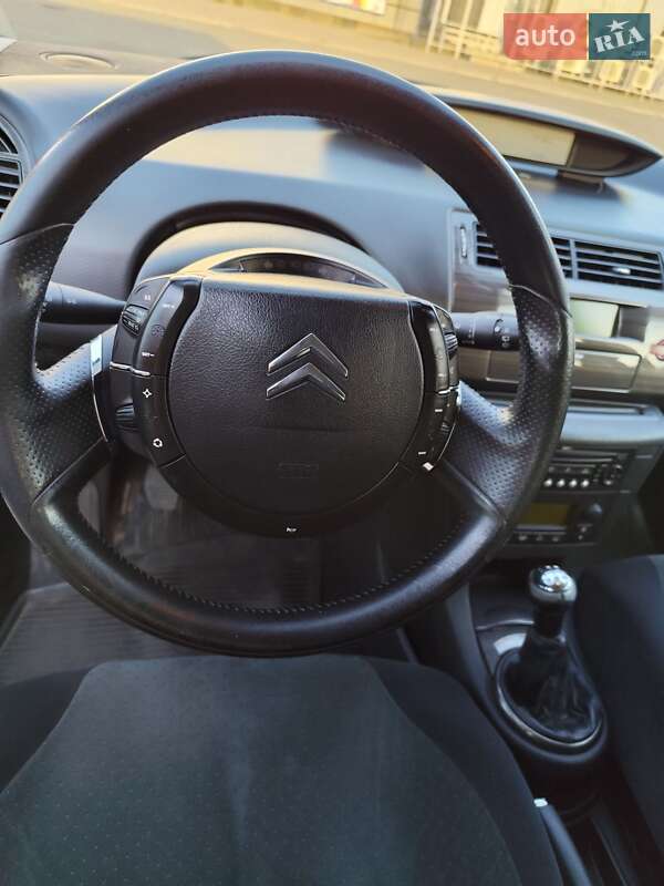 Хэтчбек Citroen C4 2008 в Полтаве
