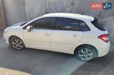 Хэтчбек Citroen C4 2013 в 