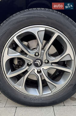 Хэтчбек Citroen C4 2012 в 