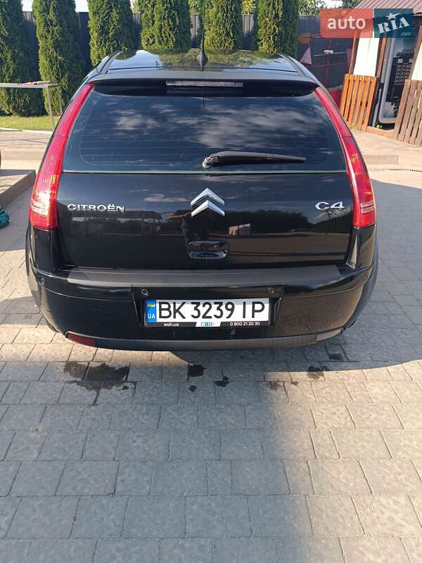 Хэтчбек Citroen C4 2008 в Млинове
