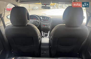 Хэтчбек Citroen C4 2012 в 