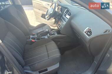 Хетчбек Citroen C4 2012 в  фото 8 Хетчбек Citroen C4 2012 в