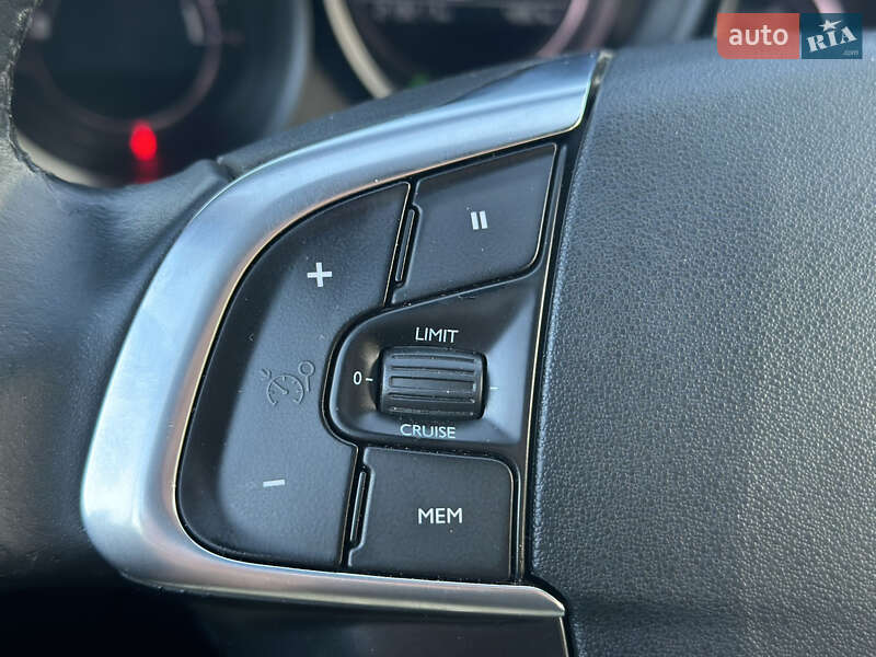 Хэтчбек Citroen C4 2016 в Киеве фото 27 Хэтчбек Citroen C4 2016 в Киеве