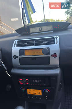 Хэтчбек Citroen C4 2006 в 