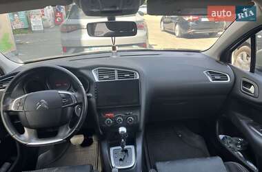 Хэтчбек Citroen C4 2012 в 