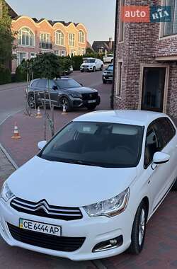 Хэтчбек Citroen C4 2012 в 