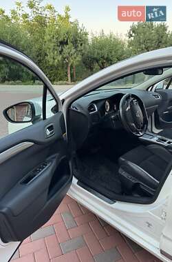 Хэтчбек Citroen C4 2012 в 