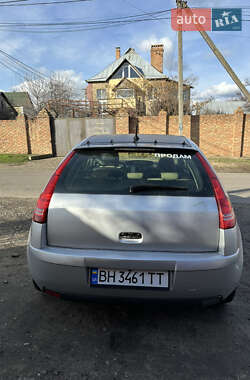 Хэтчбек Citroen C4 2004 в 