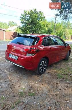 Хэтчбек Citroen C4 2017 в 