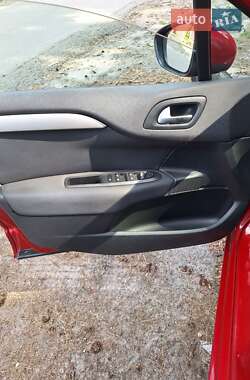 Хэтчбек Citroen C4 2017 в 