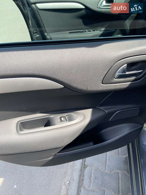 Хэтчбек Citroen C4 2012 в Полтаве