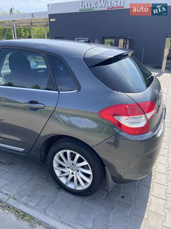 Хэтчбек Citroen C4 2012 в Полтаве