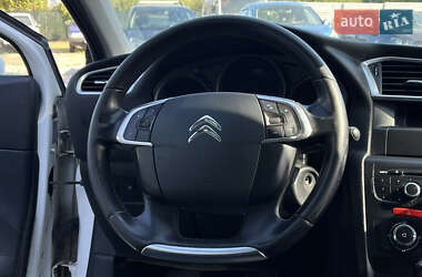 Хэтчбек Citroen C4 2012 в 